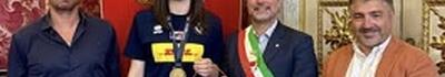 Silene Martinelli, 19 anni, fresca campionessa del mondo con la Nazionale Under 21 di pallavolo, ricevuta a Palazzo Orsetti